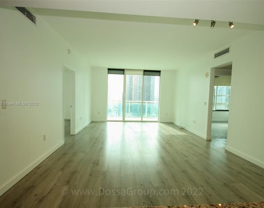 951 Brickell Ave - Photo Thumbnail 4