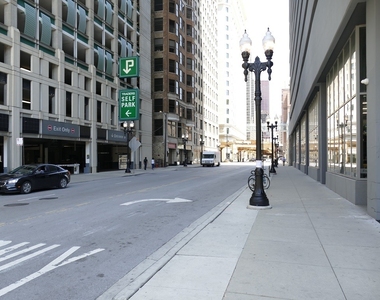 235 W Van Buren Street - Photo Thumbnail 24