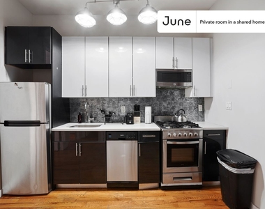 310 Tompkins Avenue - Photo Thumbnail 5