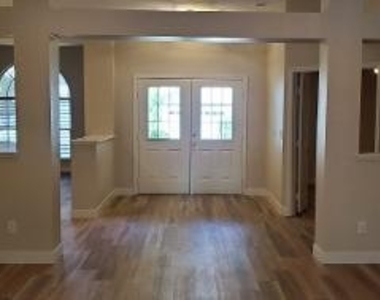 5316 Rim View Lane - Photo Thumbnail 9