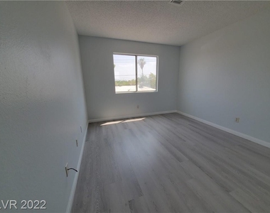 2305 North Jones Boulevard - Photo Thumbnail 11