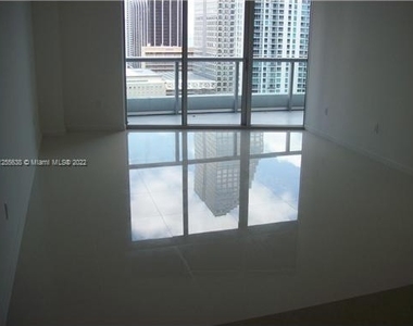 475 Brickell Ave - Photo Thumbnail 1