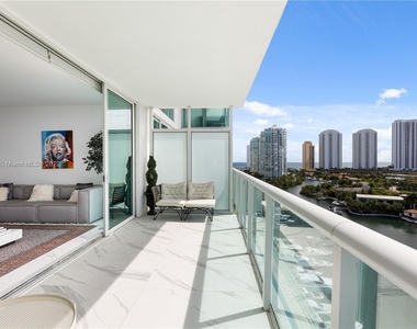 400 Sunny Isles Blvd - Photo Thumbnail 3