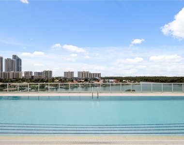 400 Sunny Isles Blvd - Photo Thumbnail 26