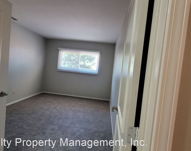 2453 Springland Drive - Photo Thumbnail 27