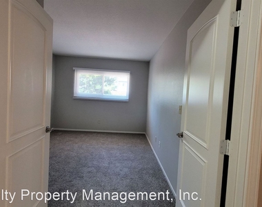 2453 Springland Drive - Photo Thumbnail 26