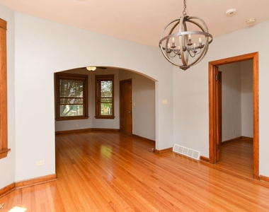 3531 N. Bell, Unit 2 - Photo Thumbnail 9