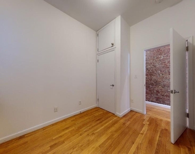 1297 Lexington Avenue - Photo Thumbnail 8