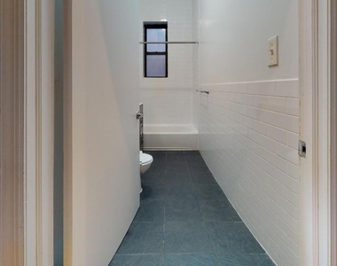 1297 Lexington Avenue - Photo Thumbnail 15