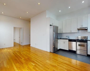 1297 Lexington Avenue - Photo Thumbnail 3