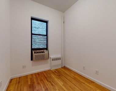 1297 Lexington Avenue - Photo Thumbnail 5