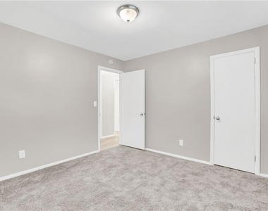 2579 Woodgreen Drive - Photo Thumbnail 19