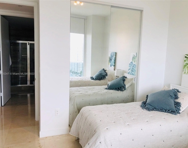 15811 Collins Ave - Photo Thumbnail 37