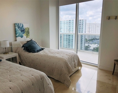 15811 Collins Ave - Photo Thumbnail 25