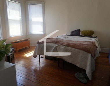 539 Washington St Apt 3 - Photo Thumbnail 5