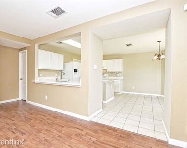 302 Edgewood Cv - Photo Thumbnail 14