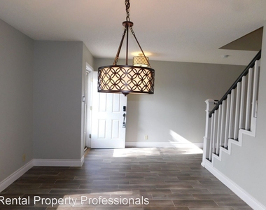 9519 Silver Elm Place - Photo Thumbnail 3