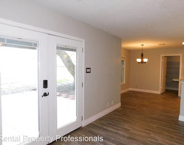 9519 Silver Elm Place - Photo Thumbnail 12