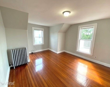 18 Pleasant St Apt 3 - Photo Thumbnail 5