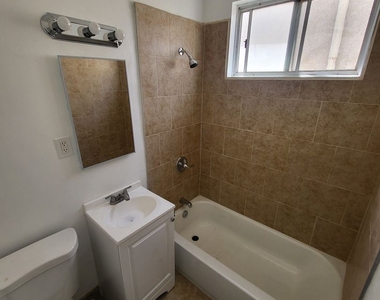 1575 Chestnut Avenue - Photo Thumbnail 14