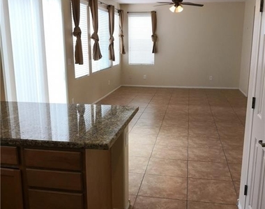 10592 Peach Creek Street - Photo Thumbnail 8