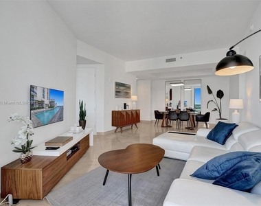 16001 Collins Ave Apt 805 - Photo Thumbnail 14