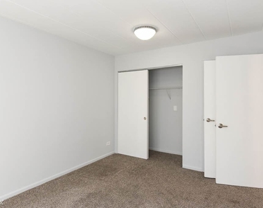 6007 N. Kenmore, Unit 201 - Photo Thumbnail 15