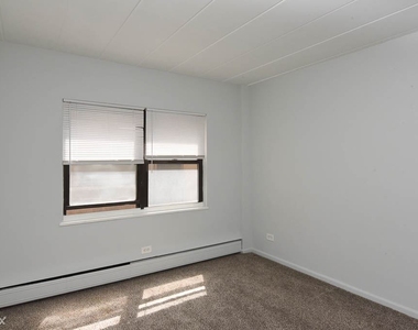 6007 N. Kenmore, Unit 201 - Photo Thumbnail 12