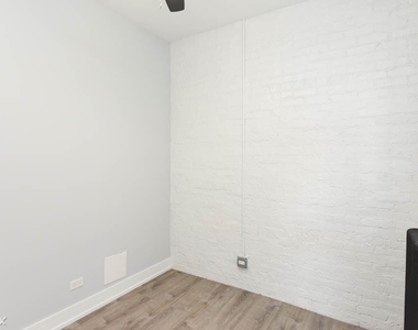 1059 W. Glenlake, Unit 2n - Photo Thumbnail 13