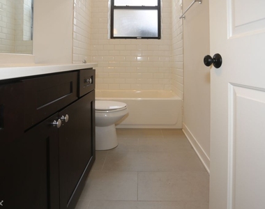 3138 N. Seminary, Unit 2d - Photo Thumbnail 15