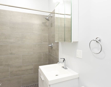 1059 W. Glenlake, Unit 3n - Photo Thumbnail 16