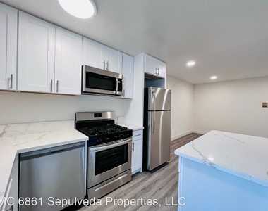 6861 Sepulveda Blvd - Photo Thumbnail 1