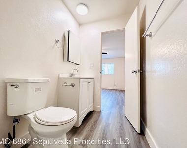 6861 Sepulveda Blvd - Photo Thumbnail 14