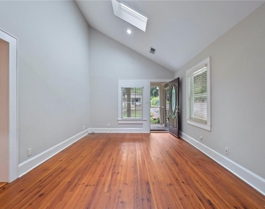 1489 Kenwood Avenue Nw - Photo Thumbnail 2