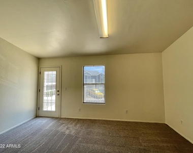 1102 W Peoria Avenue - Photo Thumbnail 16