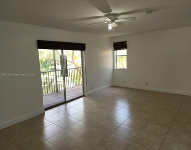 4287 Coral Springs Dr - Photo Thumbnail 9