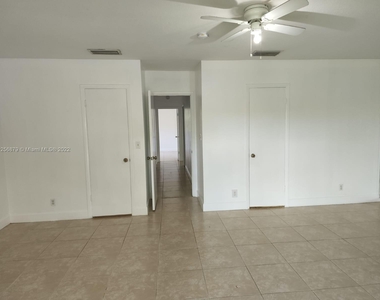 4287 Coral Springs Dr - Photo Thumbnail 10