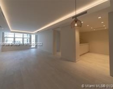 5700 Collins Ave - Photo Thumbnail 6