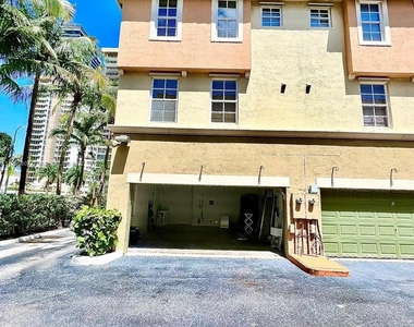 2065 S Ocean Dr - Photo Thumbnail 7