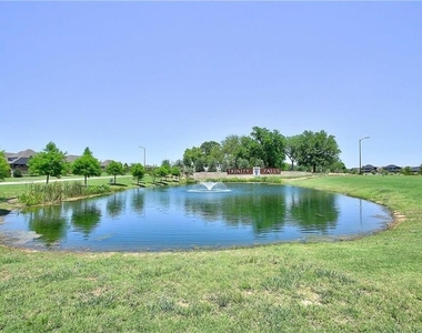 1009 Benbrook Trail - Photo Thumbnail 32