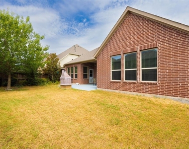 1009 Benbrook Trail - Photo Thumbnail 37