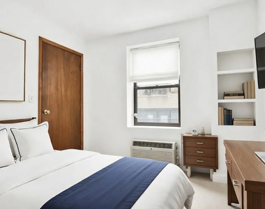1425 York Avenue - Photo Thumbnail 2