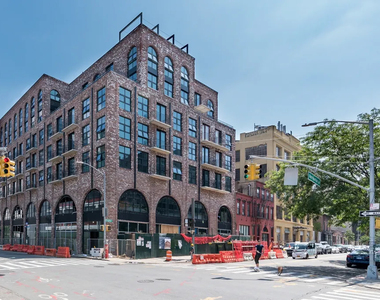 187 Kent Avenue - Photo Thumbnail 13