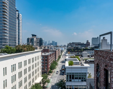 187 Kent Avenue - Photo Thumbnail 8