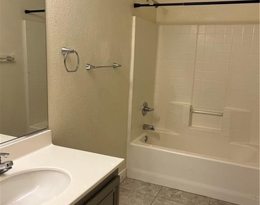 10783 Flame Vine Court - Photo Thumbnail 23