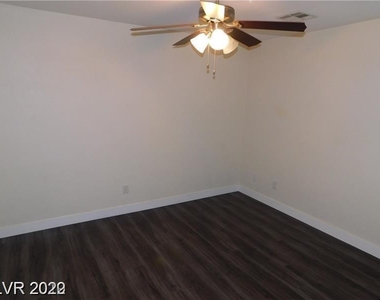 10783 Flame Vine Court - Photo Thumbnail 20