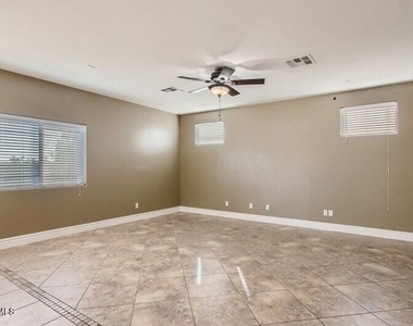 35945 W Velazquez Drive - Photo Thumbnail 14