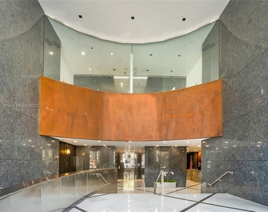 1200 Brickell Ave - Photo Thumbnail 2