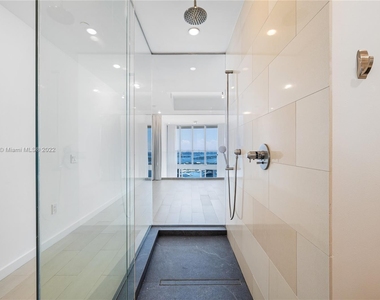 1100 Biscayne Blvd - Photo Thumbnail 15