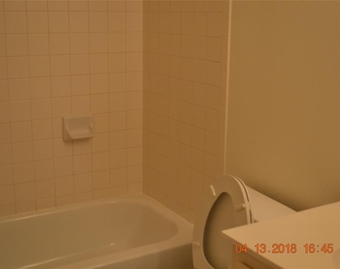 4043 Bowser Avenue - Photo Thumbnail 15